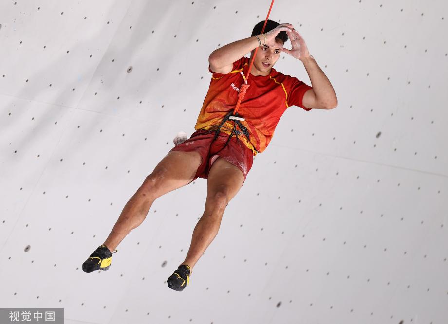 [圖]運動攀岩男子全能決賽 希內斯·洛佩斯奪冠