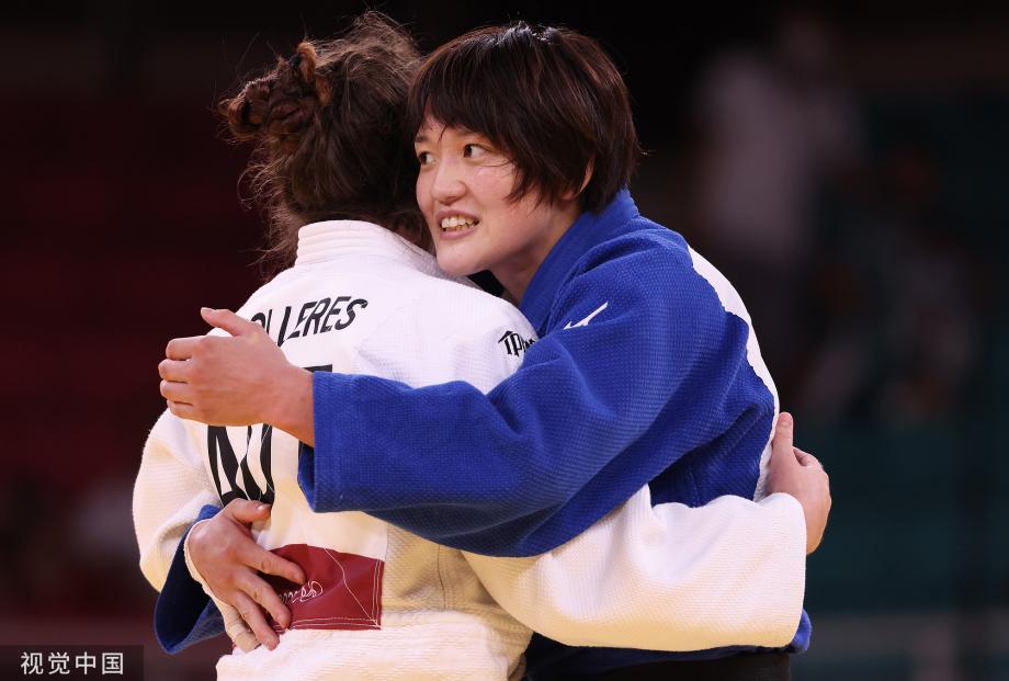 [圖]東京奧運會柔道女子70公斤級：新井千鶴奪冠