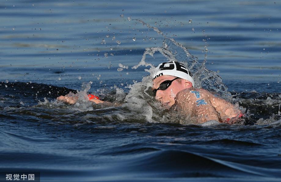 [圖]馬拉松游泳男子10公里-德國選手韋伯克奪冠