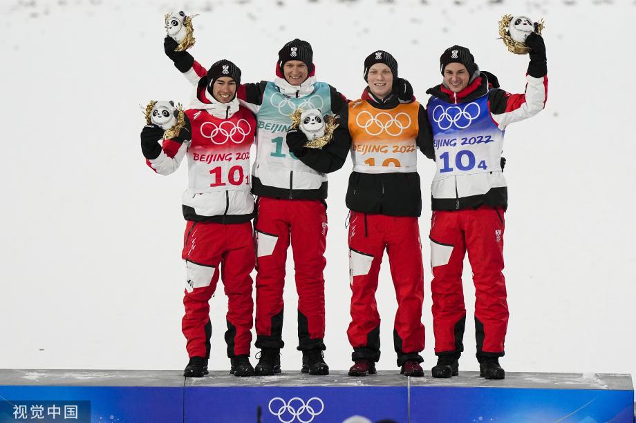 [圖]冬奧會跳臺滑雪男子團體決賽 奧地利隊奪冠