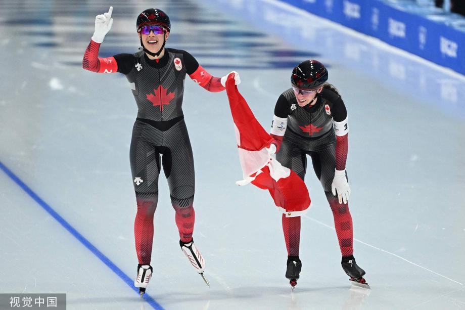 [圖]冬奧速度滑冰女子團體追逐決賽 加拿大奪金