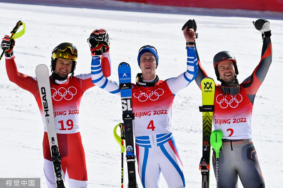 [圖]高山滑雪男子回轉中國兩人未完賽 法國選手奪冠