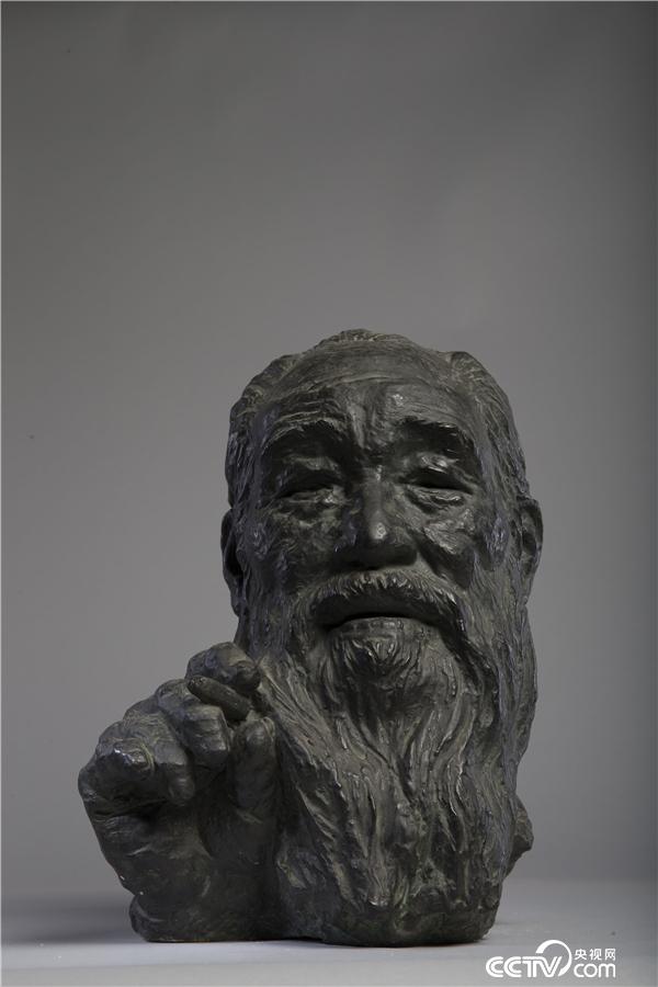 老僑工_林毓豪（1940-1997）_雕塑_26x29x37_1972  中國美術館藏
