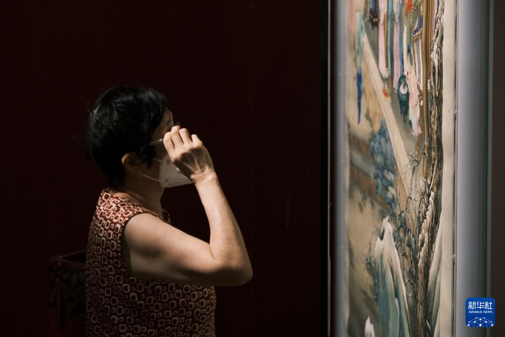 7月3日，參觀者在香港故宮文化博物館欣賞展品。新華社記者 王申 攝