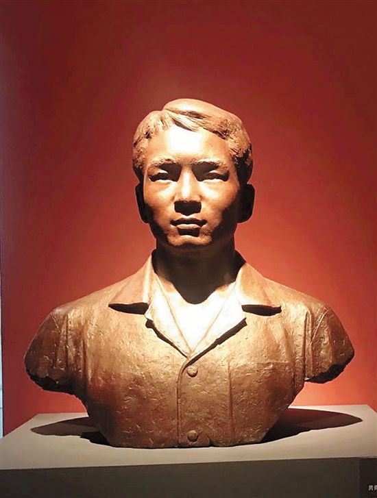 劉開渠　男青年胸像 68×68×25cm 玻璃銅 1978年 創作于北京