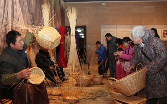 2011年1月，“手藝農村——山東農村文化産業調研成果展”在中國美術館舉辦