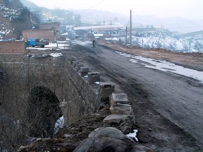 李鴻海帶領修建的大橋