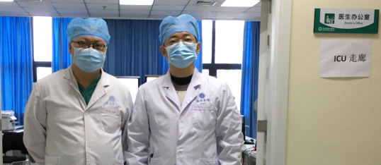 譚傑醫生和呂政醫生（左1）約定疫情過後在廣州相聚