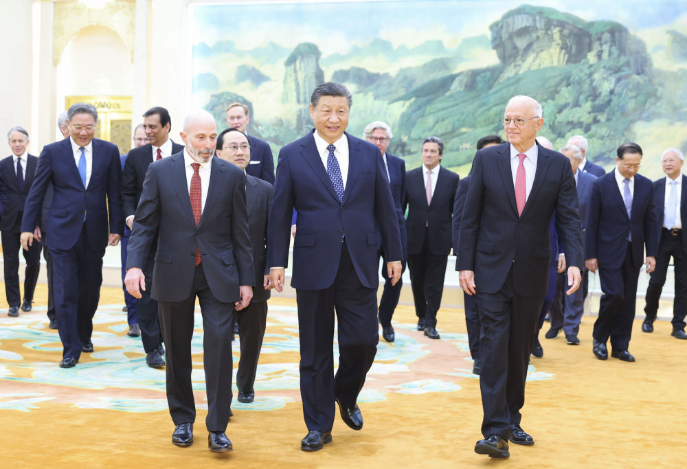 3月27日，國家主席習近平在北京人民大會堂集體會見美國工商界和戰略學術界代表。新華社記者 黃敬文 攝
