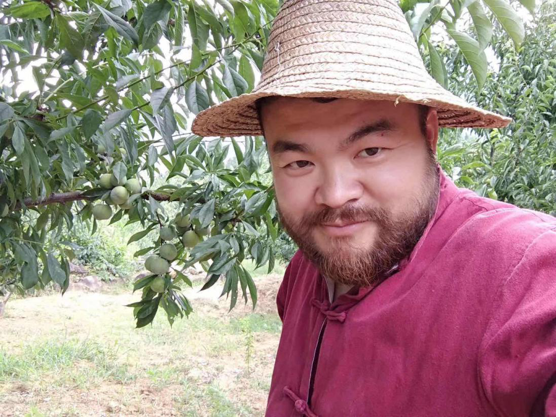 2019年7月5日，“鄉村鬍子哥”在重慶巫山做扶貧直播。