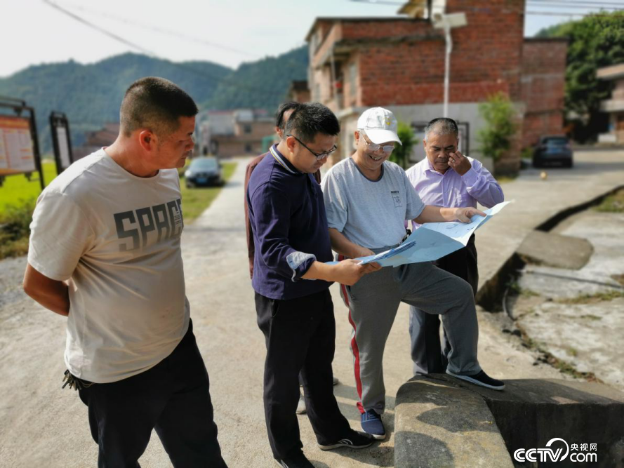 李銳實地研究入村橋重建設計方案