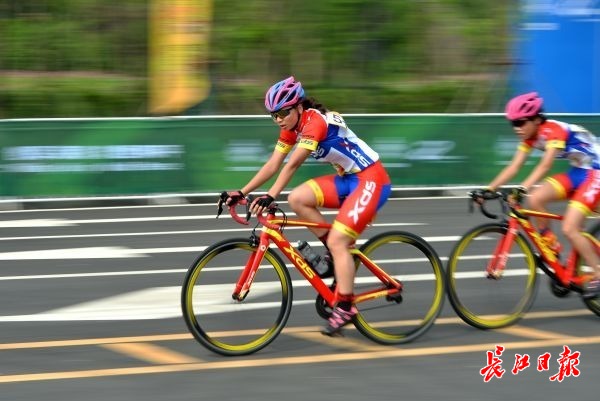 2019年6月20日，第七屆世界軍人運動會公路自行車測試賽在東湖生態風景區東湖綠道鳴槍開賽。記者喻志勇 攝