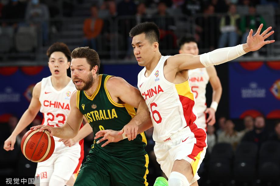 [圖]中國男籃憾負澳大利亞 周琦16+17郭艾倫12分