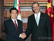 9月12日，國家主席胡錦濤在位於墨西哥城的墨西哥總統官邸同墨西哥總統福克斯舉行會談。