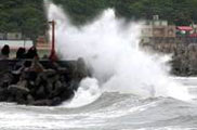 颱風“海棠”掀起巨浪