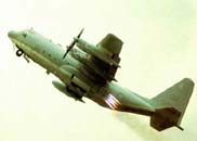 資料照片：C-130運輸機依靠火箭助推裝置快速升空