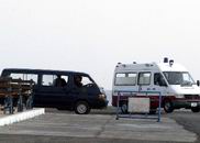 救護車塞法傑港的海邊待命