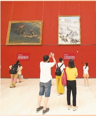 “屹立東方——館藏經典美術作品展”現場 杜建坡攝