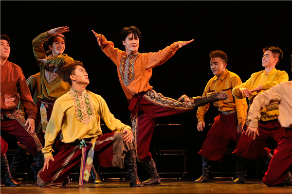 新疆藝術學院舞蹈學院選送舞蹈《陽光下的麥蓋提》（主辦方供圖）
