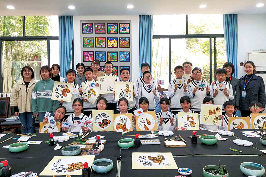  中國美術學院美美講堂“1+100”公益課堂走進杭州西子實驗學校。