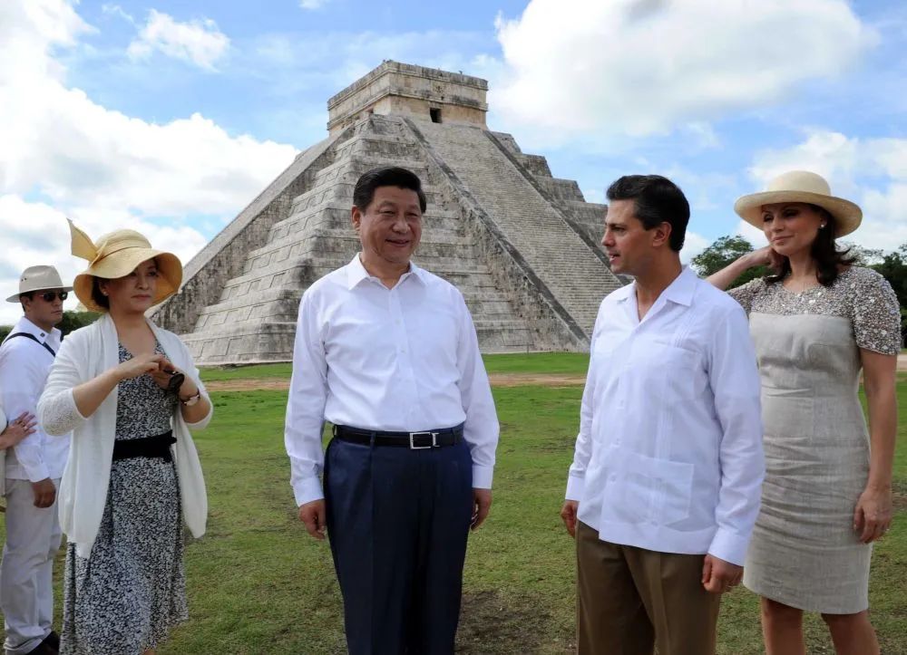 2013年6月6日，習近平總書記應時任墨西哥總統培尼亞邀請參觀奇琴伊察瑪雅文明遺址。新華社記者 饒愛民 攝